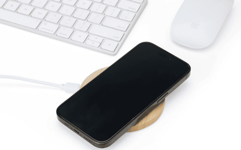 Carregador Bambu com LED Benira